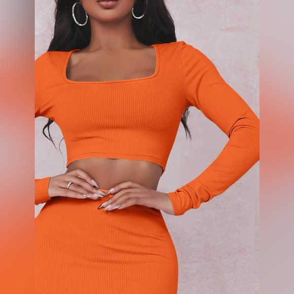 Solid Crop Tee & Split Thigh Skirt Set - Picture 6 of 8